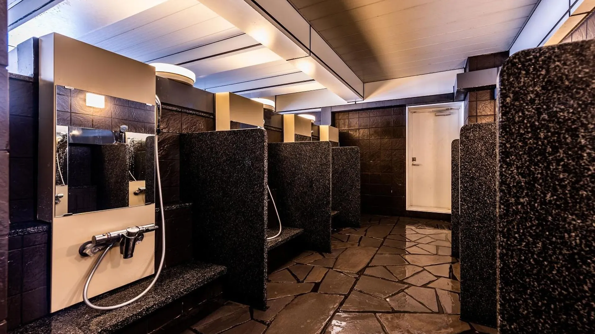 ***  Apa Hotel Kyoto Eki Horikawadori Japan